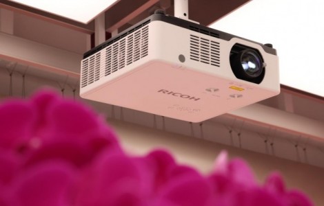 2023中關(guān)村在線年度推薦產(chǎn)品理光PJ RU330：精準(zhǔn)適配中國(guó)市場(chǎng)，用心打造高端細(xì)節(jié)