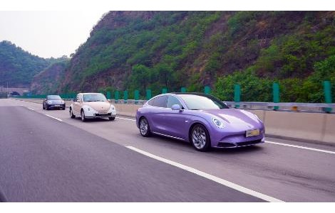 夏日出逃計劃，和歐拉來一場自由的草原約會