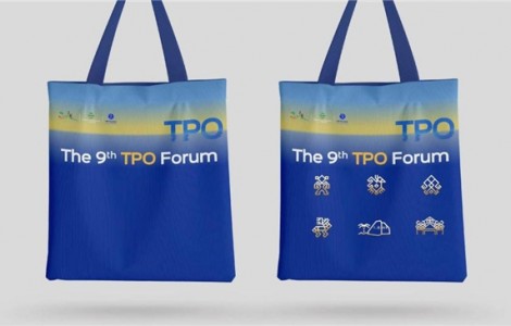 黎苗徽章、手提袋、文創(chuàng)伴手禮——少數(shù)民族智慧的結(jié)合